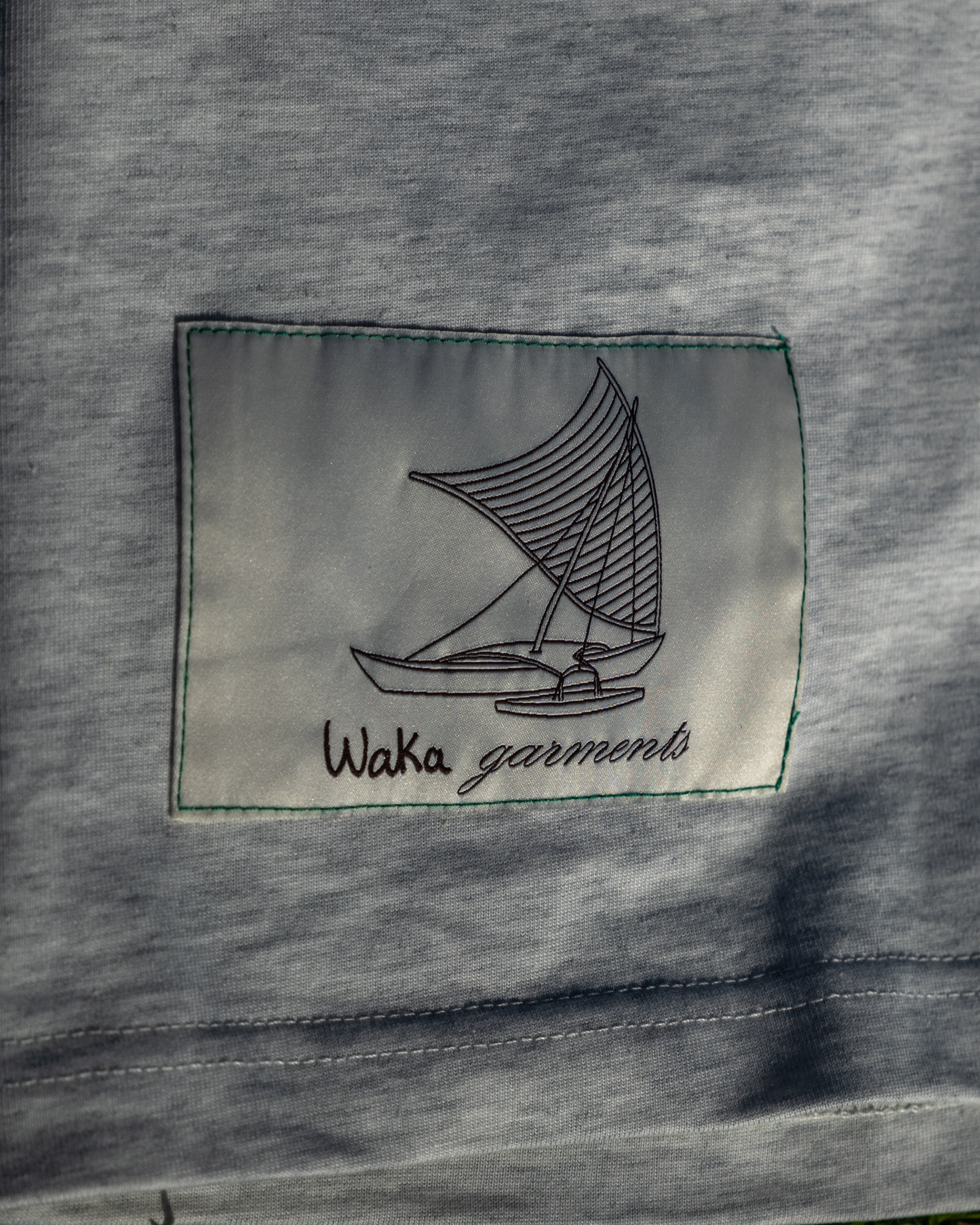 PATCH TEE - HEATHER GREY