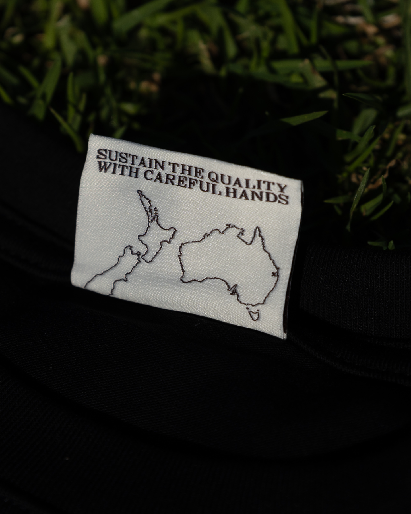 DEBUT TEE - BLACK