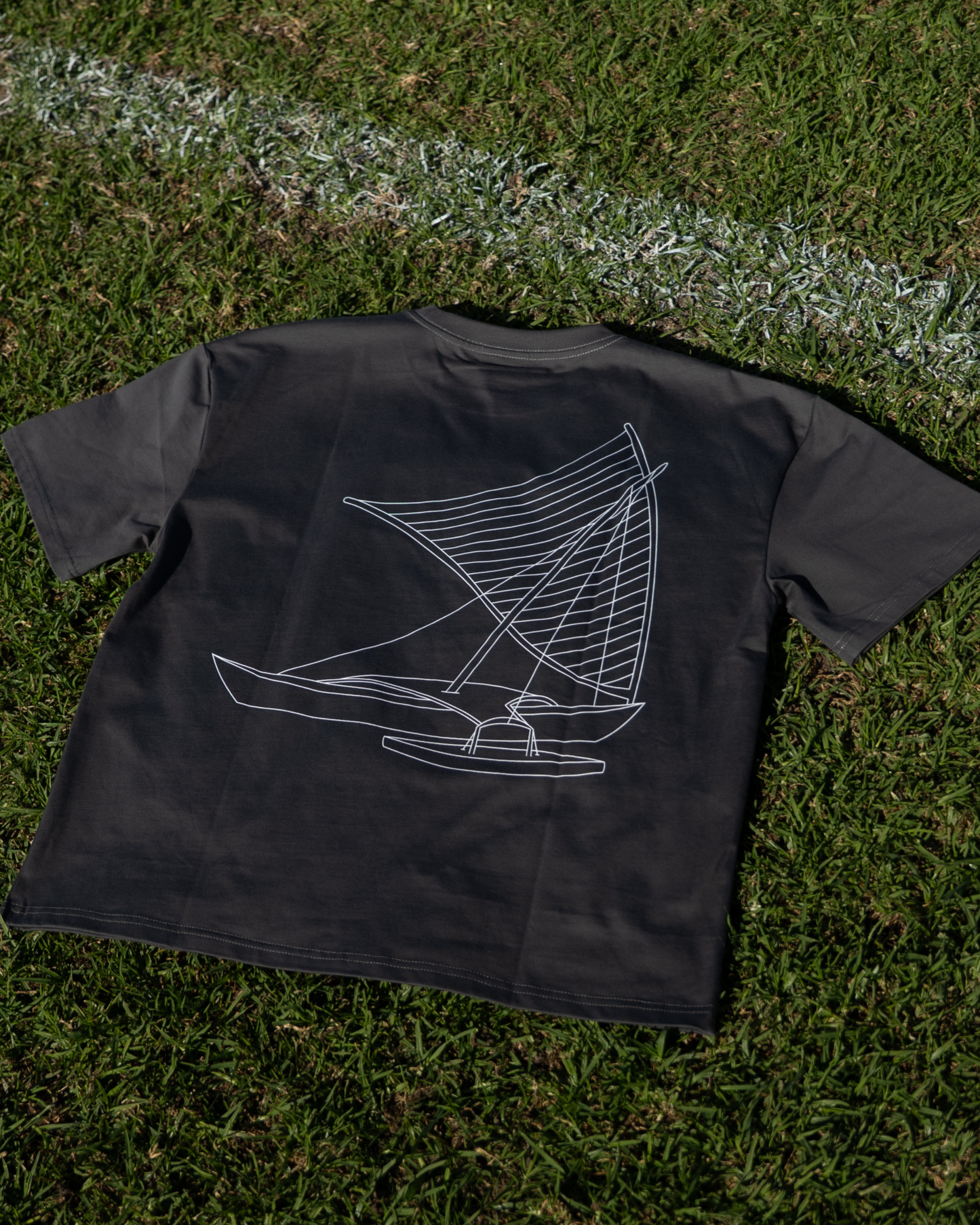 DEBUT TEE - CHARCOAL